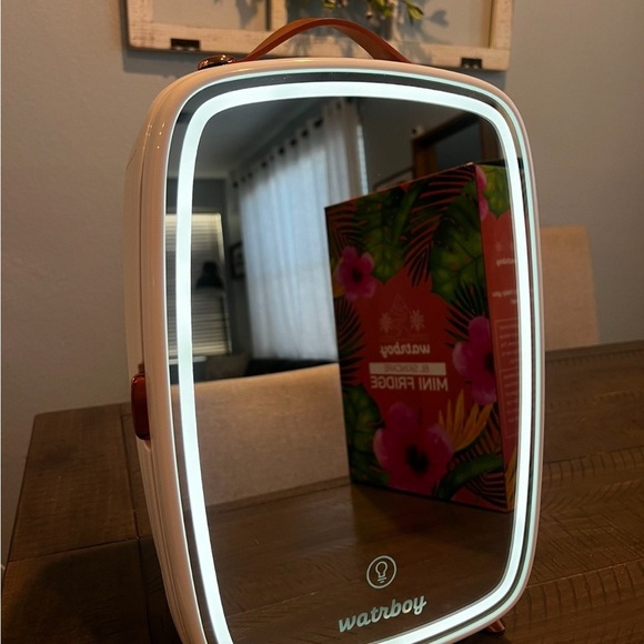 Warboy 6L Skincare Mini Fridge New - Picture 4 of 4